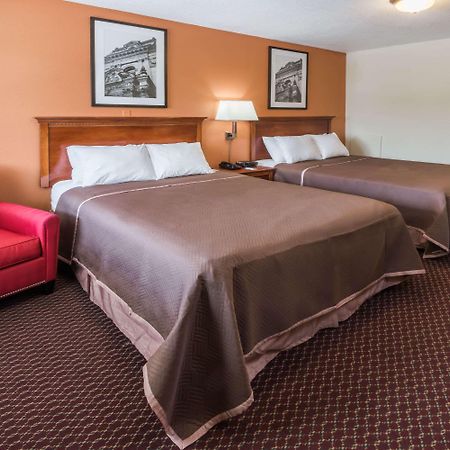 Travelodge By Wyndham Ottawa West Kültér fotó