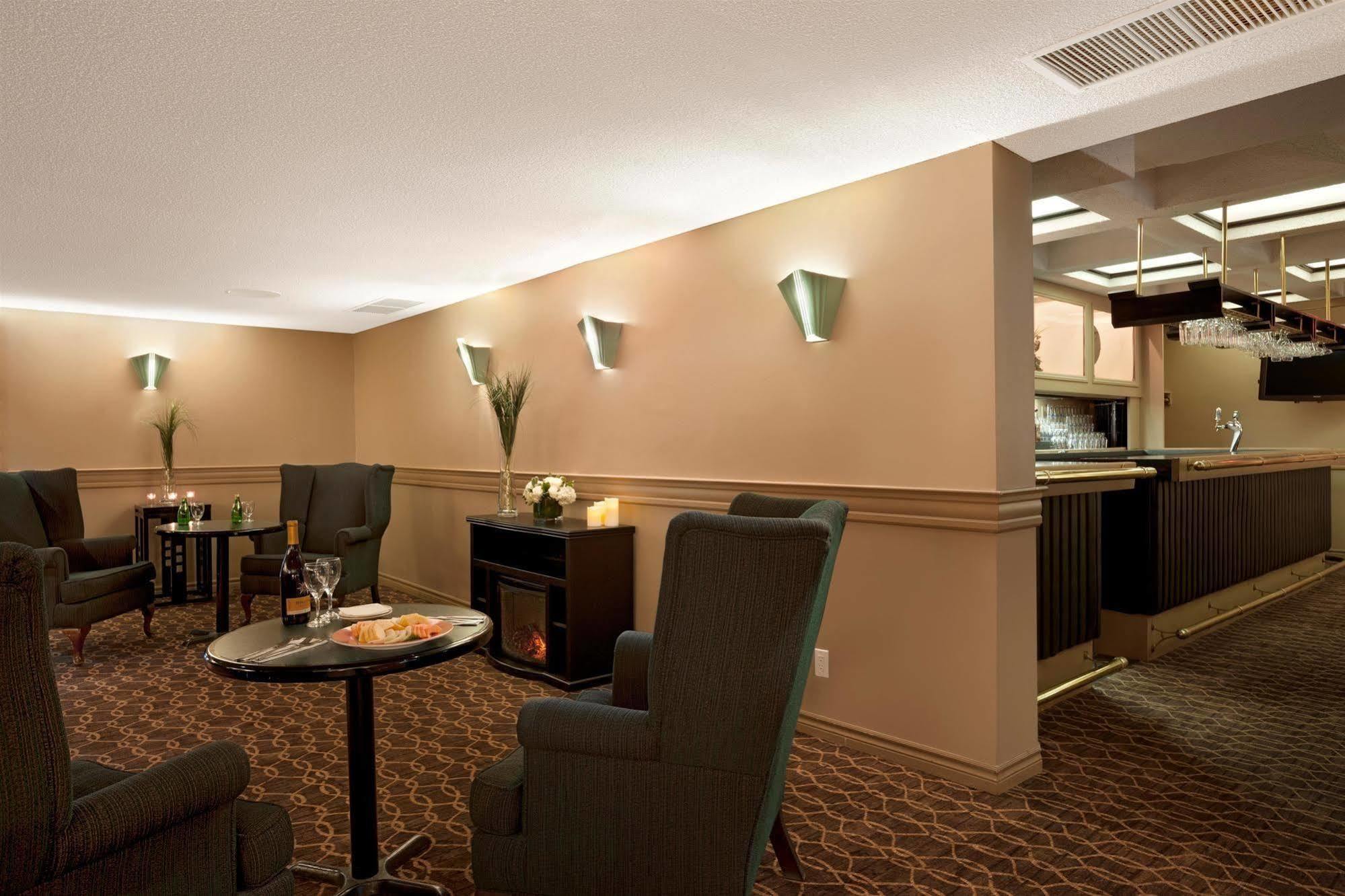 Travelodge By Wyndham Ottawa West Kültér fotó